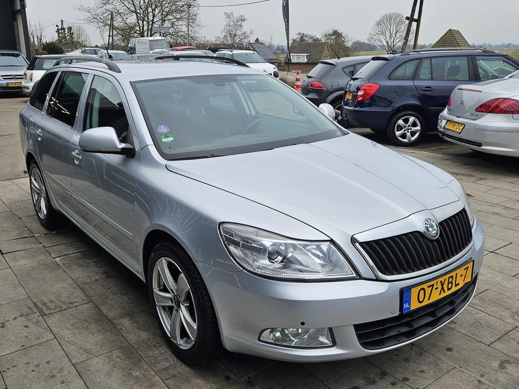 Skoda Octavia Combi 1.2 TSI Ambition Business Line *AC*Navi*, Voorwielaandrijving, Euro 5, Gebruikt, 4 cilinders