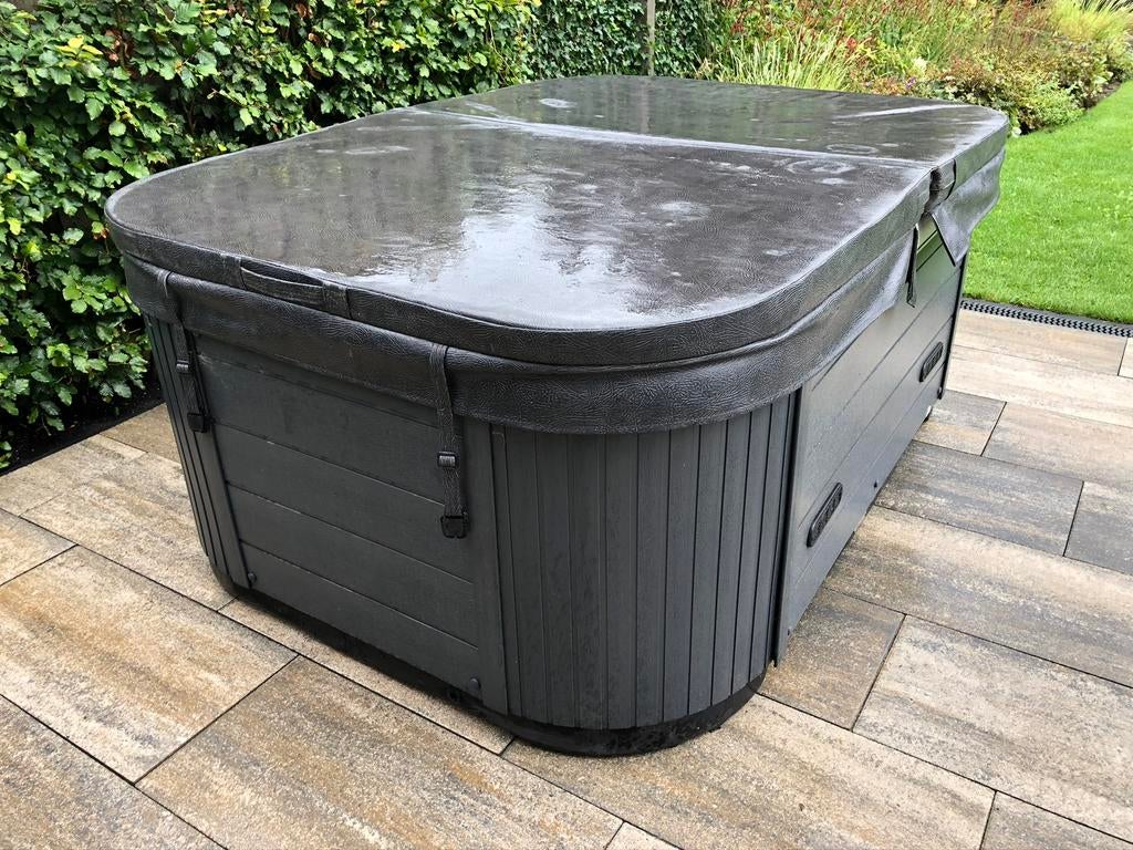 Jacuzzi 3 pers merk balboa €3950,-, Ophalen of Verzenden, Zo goed als nieuw, Trap, Vast