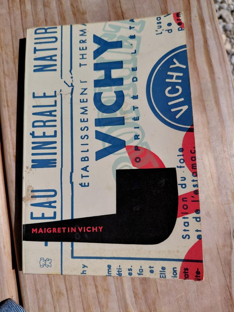 Maigret in Vichy - Georges Simenon (Zwarte Beertjes), Boeken, Detectives, Ophalen of Verzenden, Gelezen, Georges Simenon