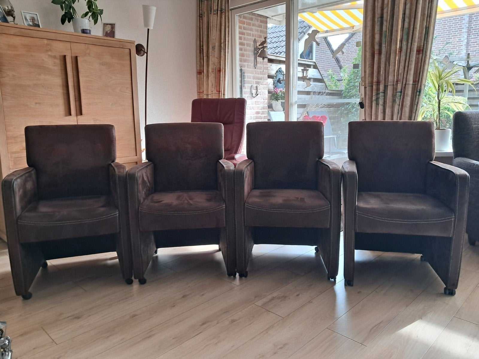 4 comfortabele bruine eetkamerstoelen, Huis en Inrichting, Ophalen, Gebruikt, Bruin, Vier