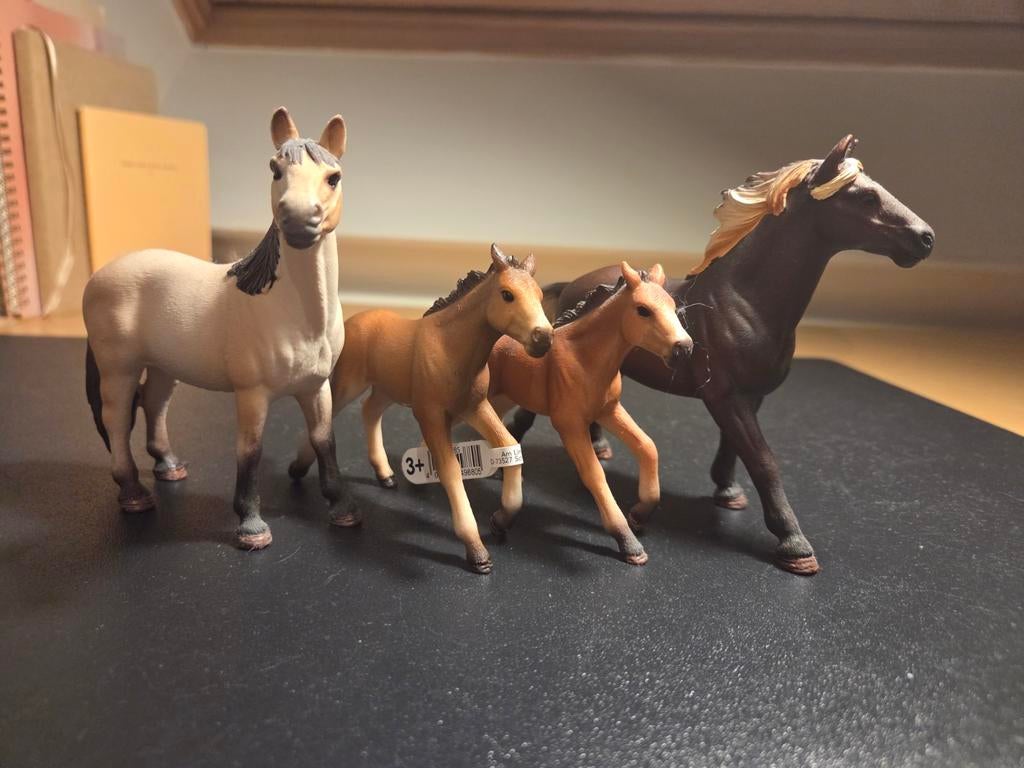 Mustang familie schleich, Verzamelen, Dierenverzamelingen, Ophalen of Verzenden, Zo goed als nieuw, Paard, Beeldje of Figuurtje