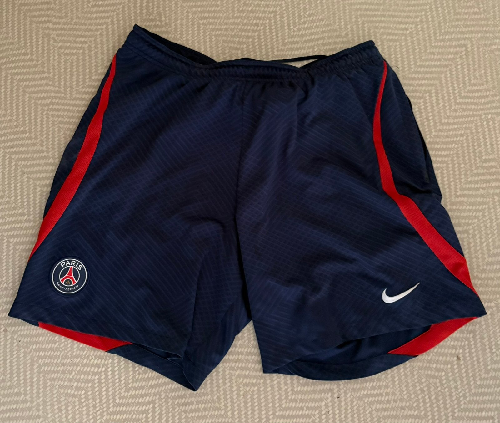 PSG short XL met zakken, Sport en Fitness, Voetbal, Maat XL, Verzenden, Gebruikt, Broek