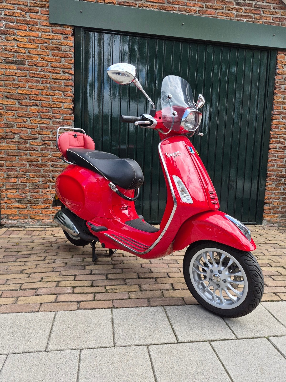 Prachtige rode Vespa Sprint - Zo goed als nieuw, Fietsen en Brommers, Scooters | Vespa, Ophalen, Overige modellen, Maximaal 45 km/u