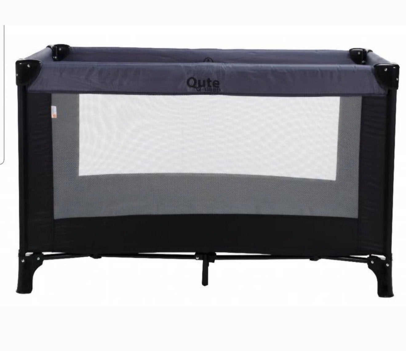 Qute campingbedje + matras - Zo goed als nieuw, Kinderen en Baby's, Ophalen, Zo goed als nieuw, Reisbedje