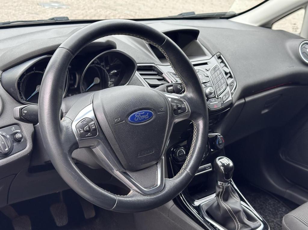 Ford Fiesta 1.0 EcoBoost Titanium Bluetooth, Navi, Climat, P, Voorwielaandrijving, 101 pk, Euro 6, 23 km/l