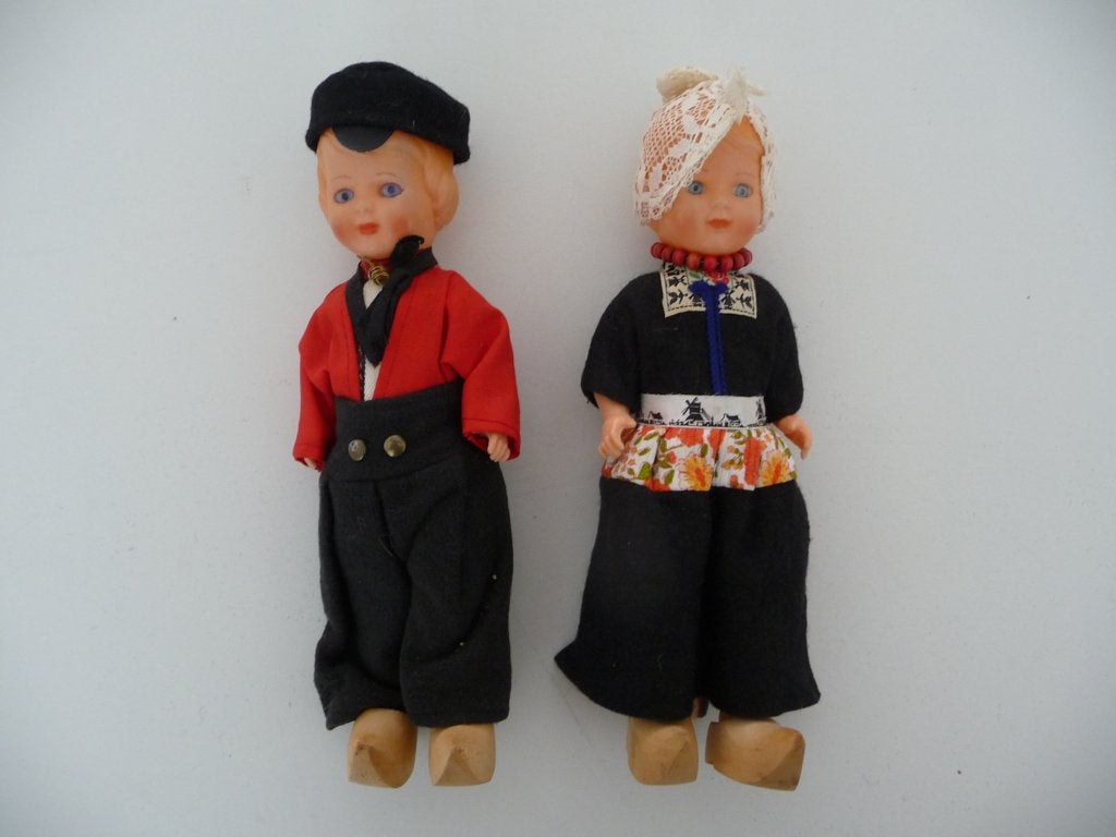 poppetjes JONGETJE EN MEISJE IN KLEDERDRACHT- afmeting 21cm, Ophalen of Verzenden, Gebruikt, Pop