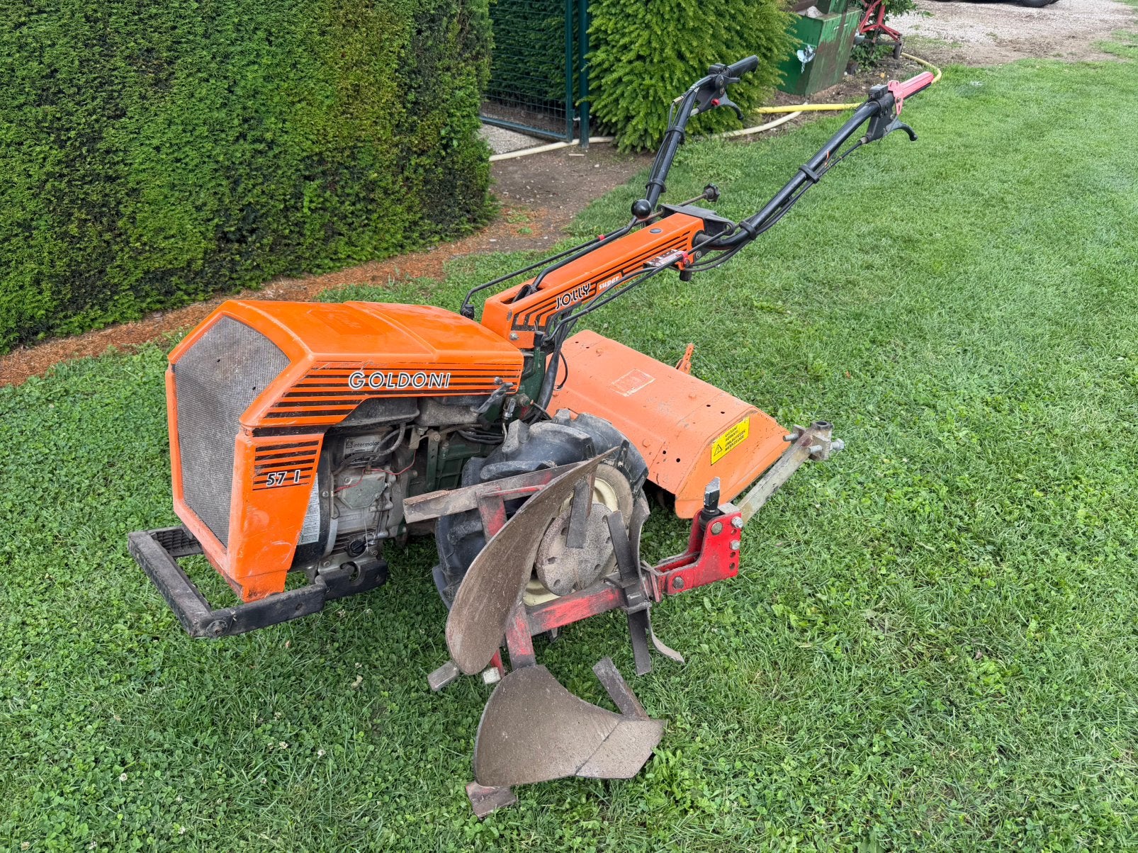 Goldoni 57i tuinfrees ( grondfrees ) met wentelploeg, Ophalen, Zo goed als nieuw, Benzine, Tuinfrees