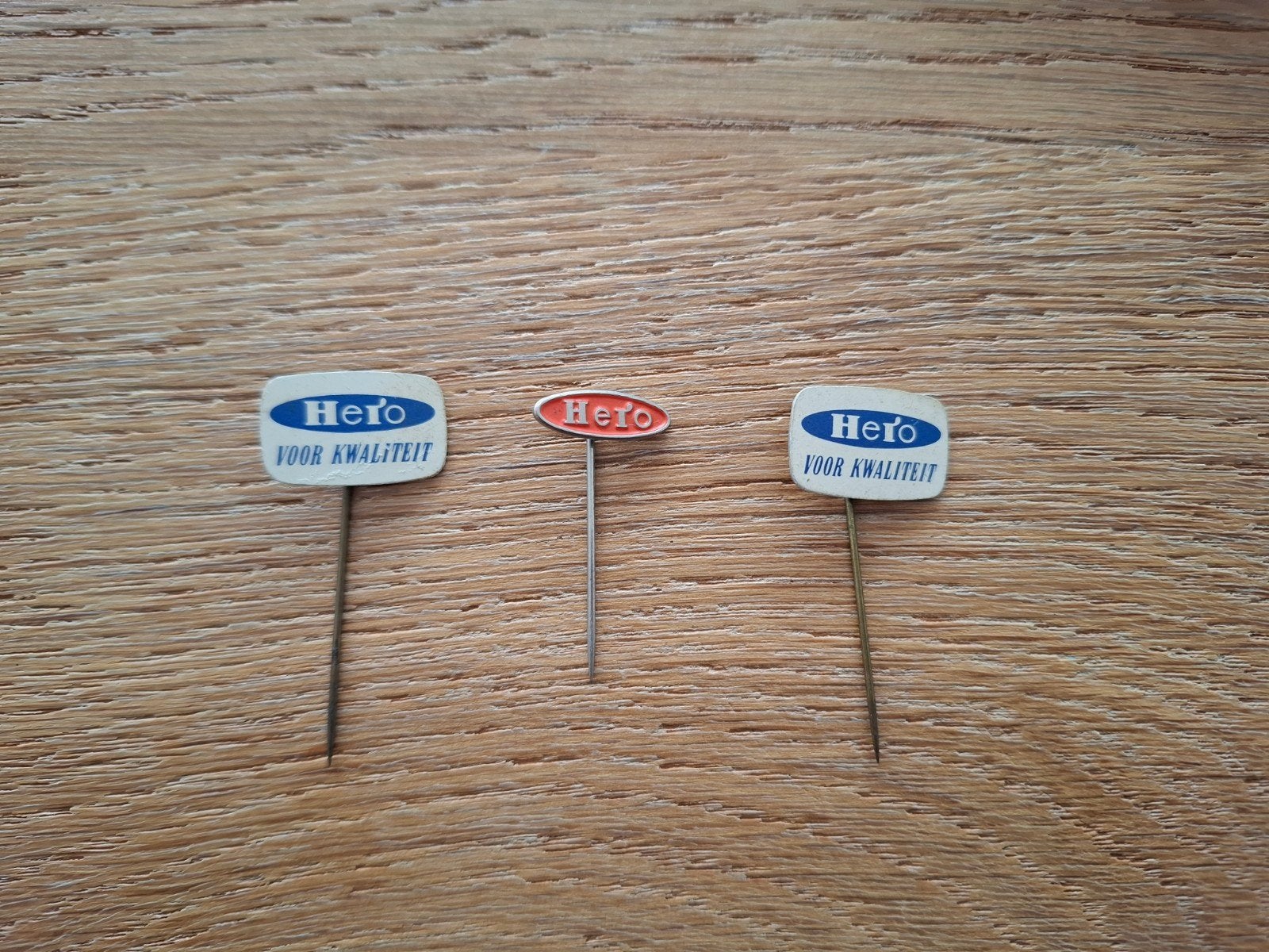 Vintage speldjes pins prikkers Hero voor verzamelaars, Verzamelen, Ophalen of Verzenden