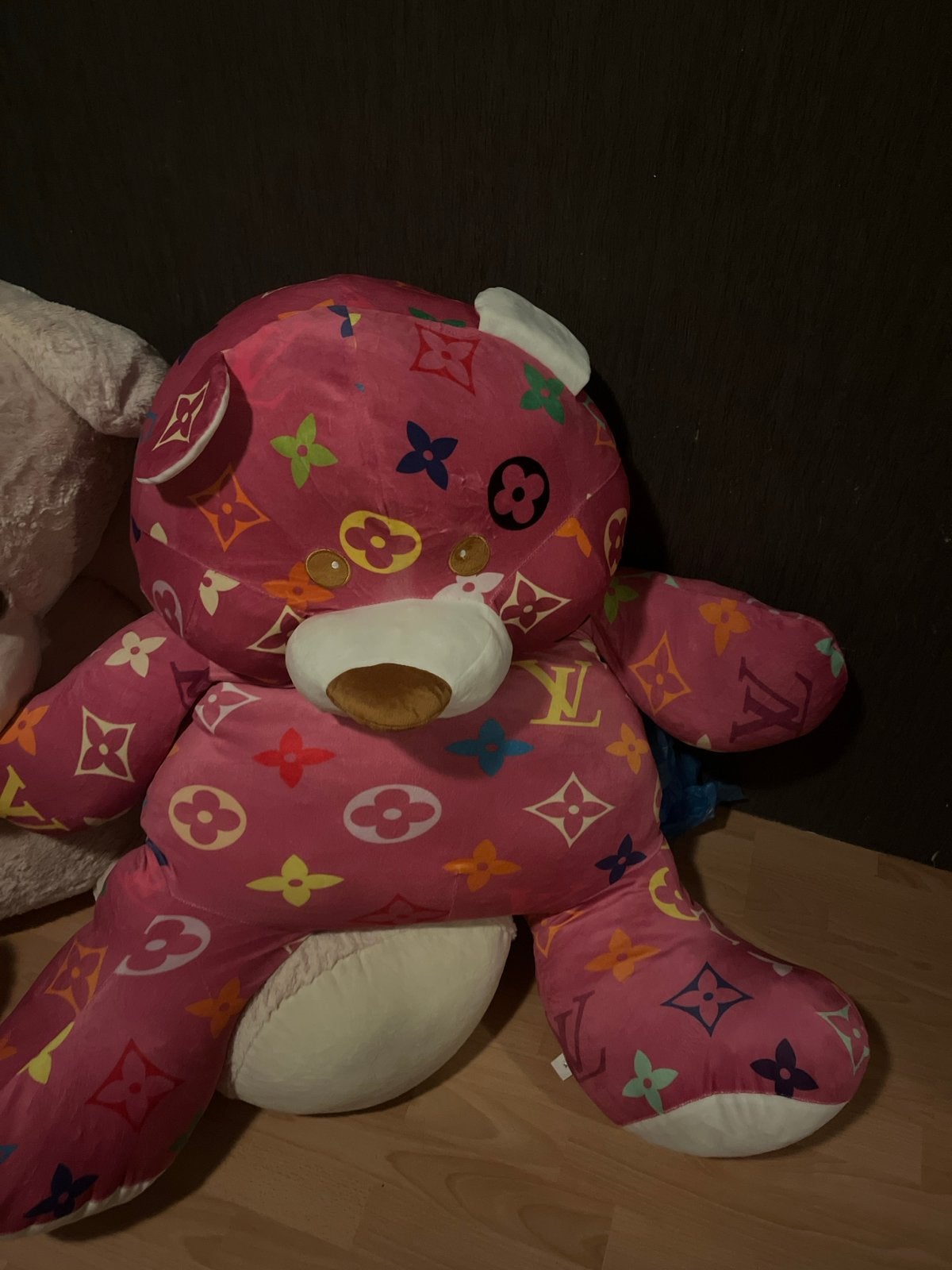Grote roze teddybeer met Louis Vuitton-achtig patroon, Ophalen, Gebruikt, Beer, Roze