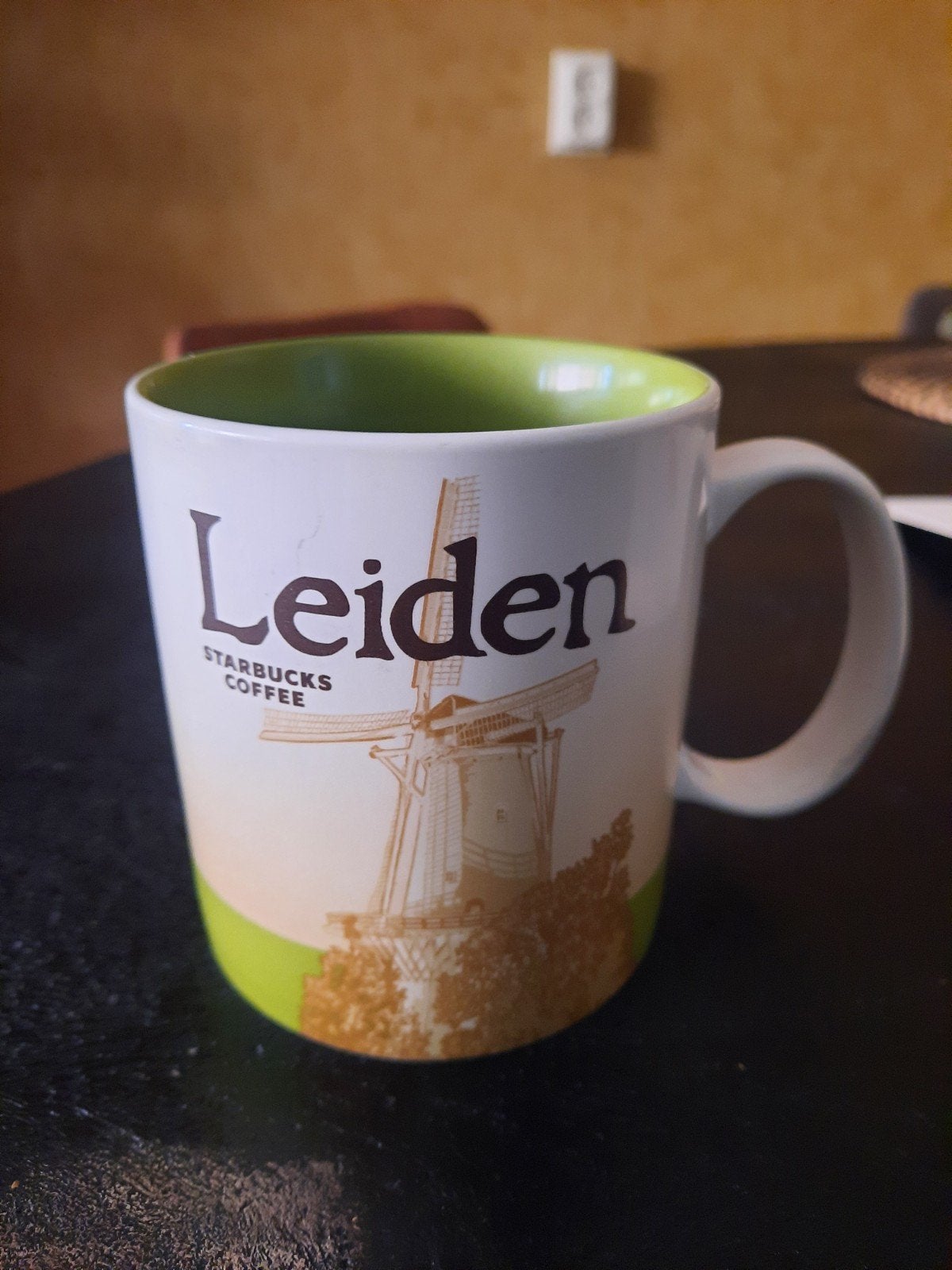 Starbucks Coffee mok LEIDEN   473ml, Verzamelen, Merken en Reclamevoorwerpen, Ophalen of Verzenden, Gebruiksvoorwerp
