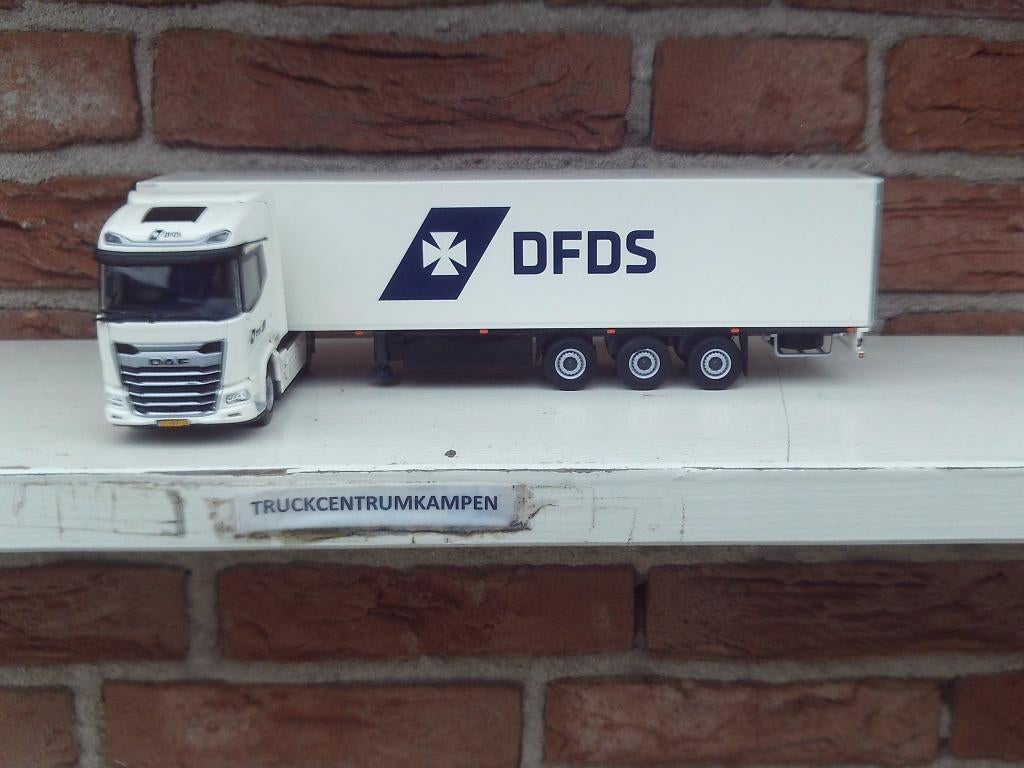 WSI  Daf  XG  4 x 2  van  D.F.D.S., Hobby en Vrije tijd, Modelauto's | 1:50, Ophalen of Verzenden, Nieuw, Bus of Vrachtwagen, Wsi