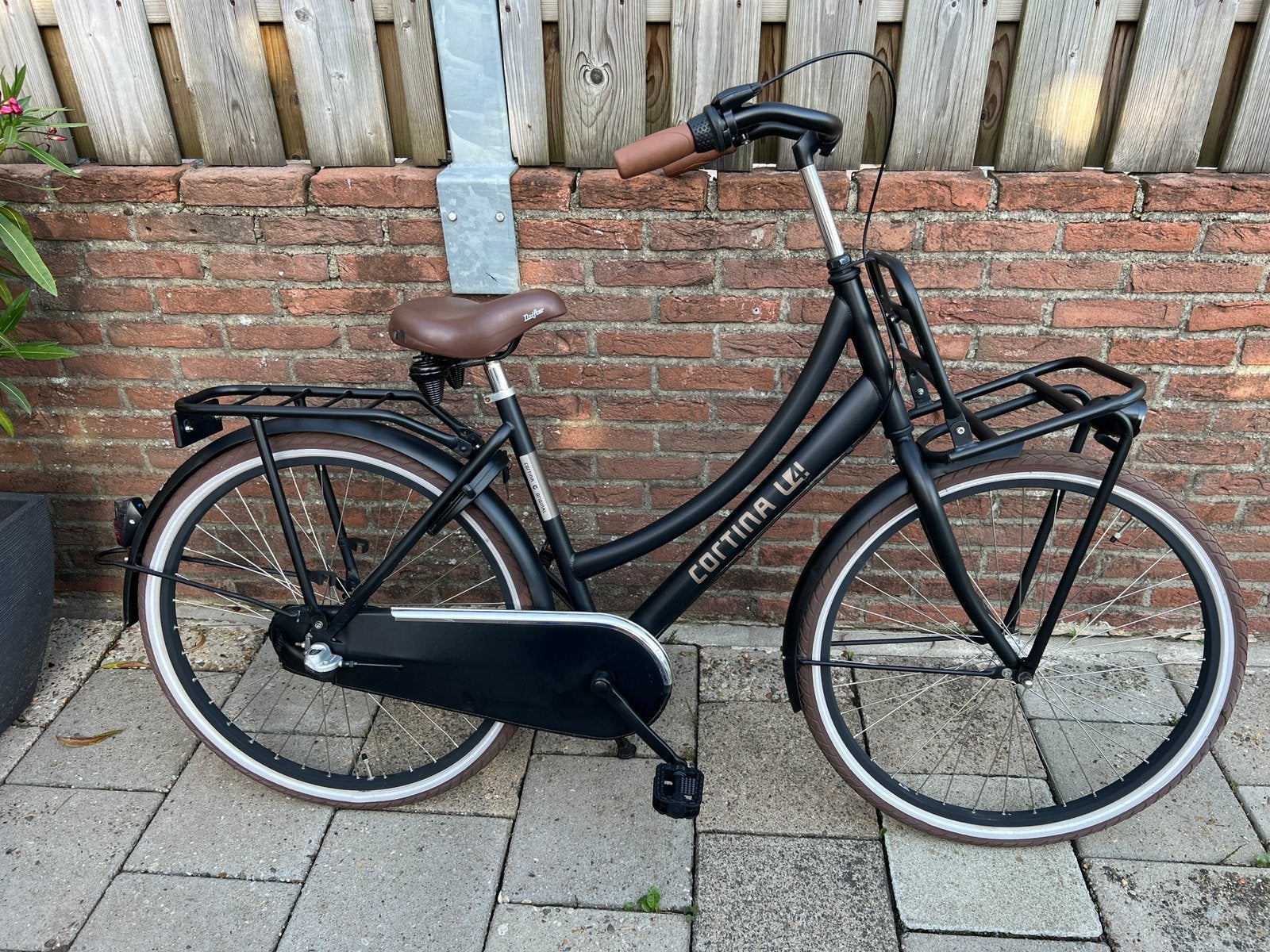Perfect Meisjesfiets Cortina U4 Original 26 i  Nieuwe model, Fietsen en Brommers, Terugtraprem, Versnellingen, Zo goed als nieuw