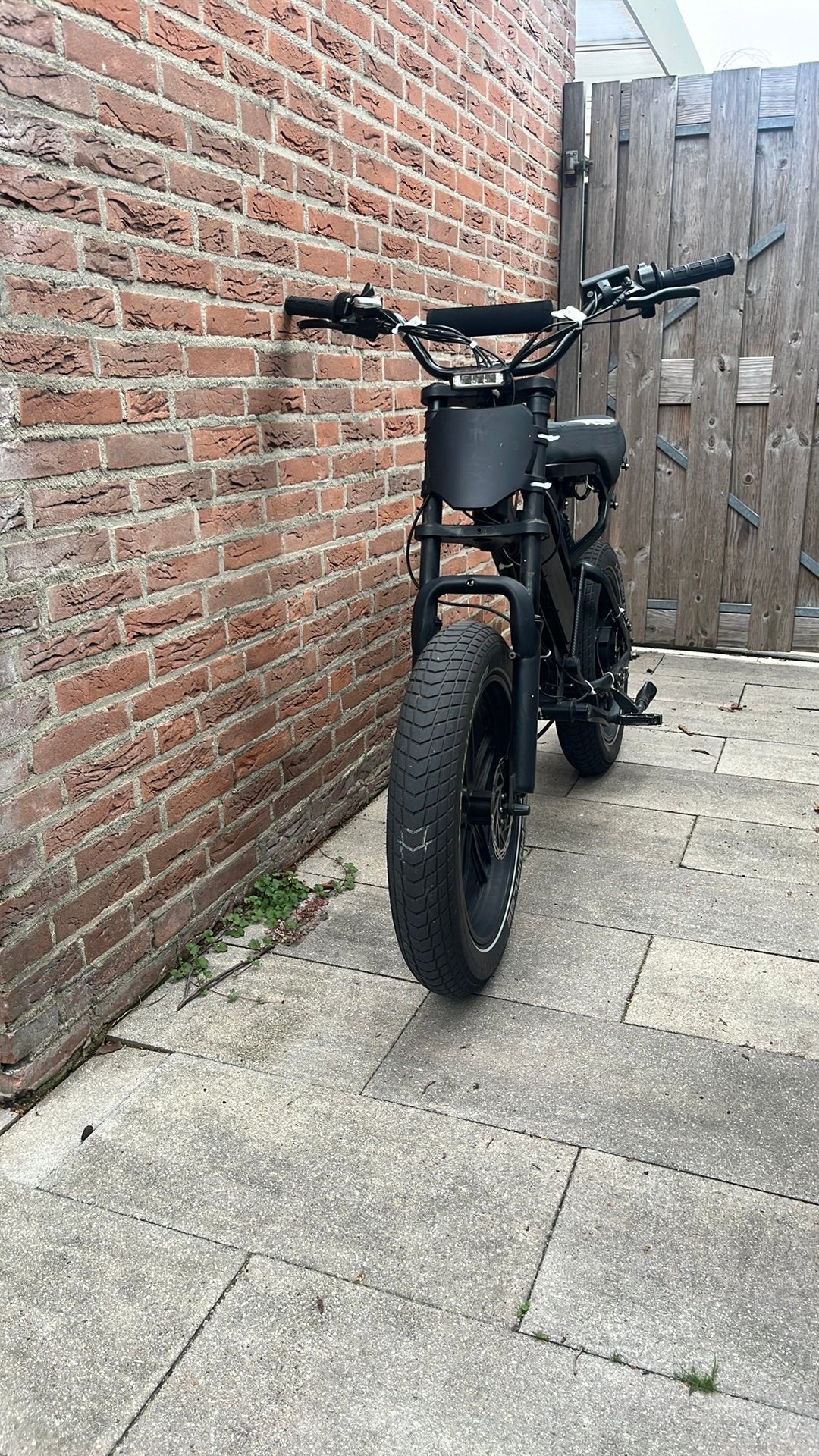 V20 met nieuwe megura rem en scherm, controller, Fietsen en Brommers, 59 cm of meer, Ophalen, Zo goed als nieuw, Overige merken