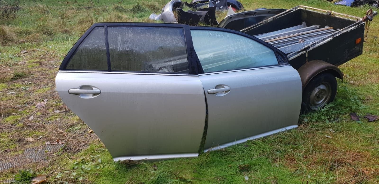 TOYOTA AVENSIS BREAKbj 2007 PORTIEREN RV+RA, Gebruikt, -, Deur, -