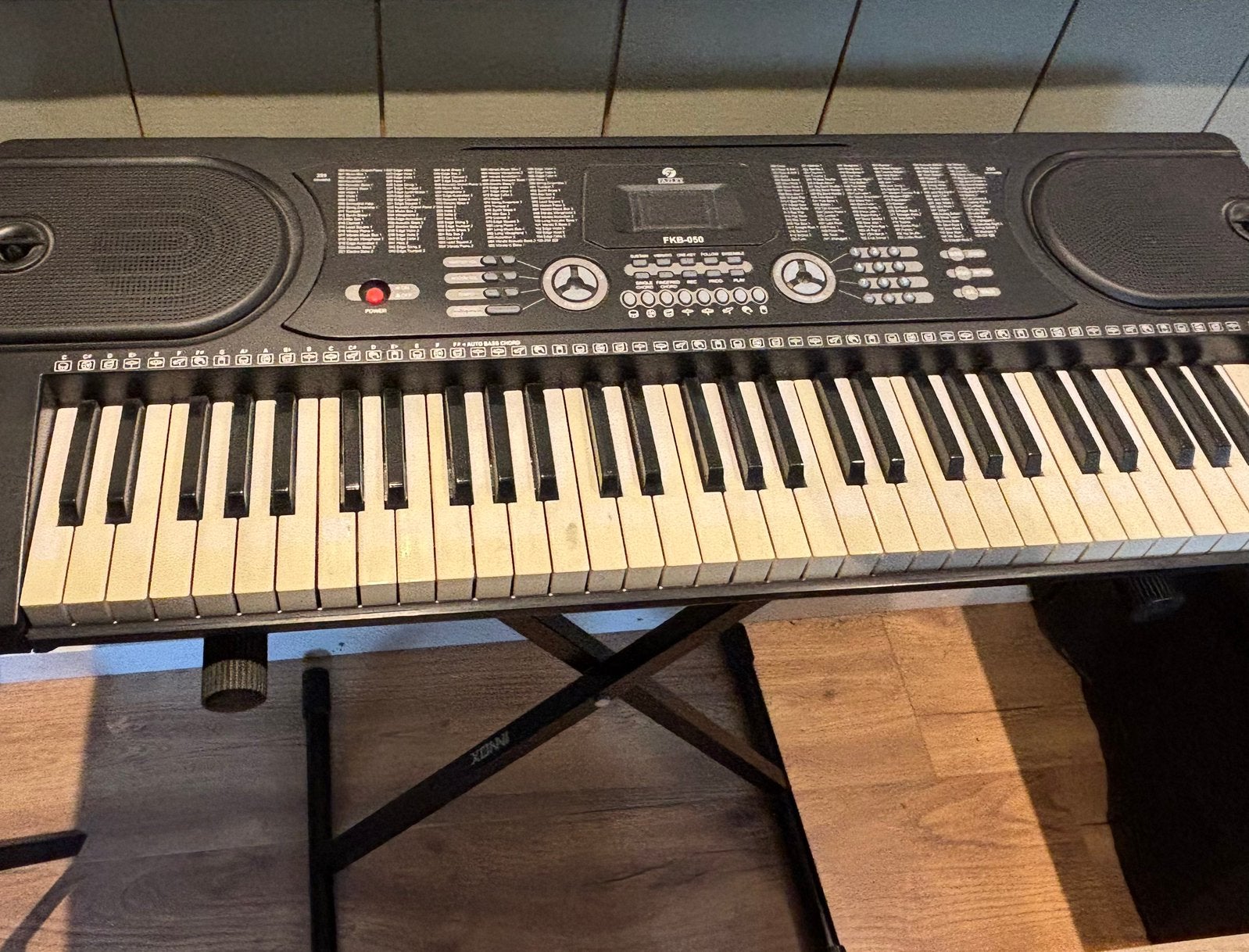 Keyboard met standaard en microfoon. Leuk voor beginners, Overige merken, 61 toetsen, Ophalen of Verzenden, Zo goed als nieuw
