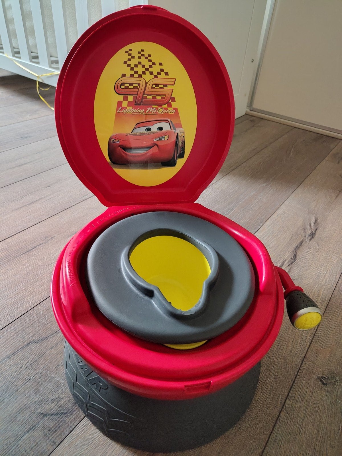 Cars Lightning McQueen potje met racegeluid, Ophalen, Gebruikt