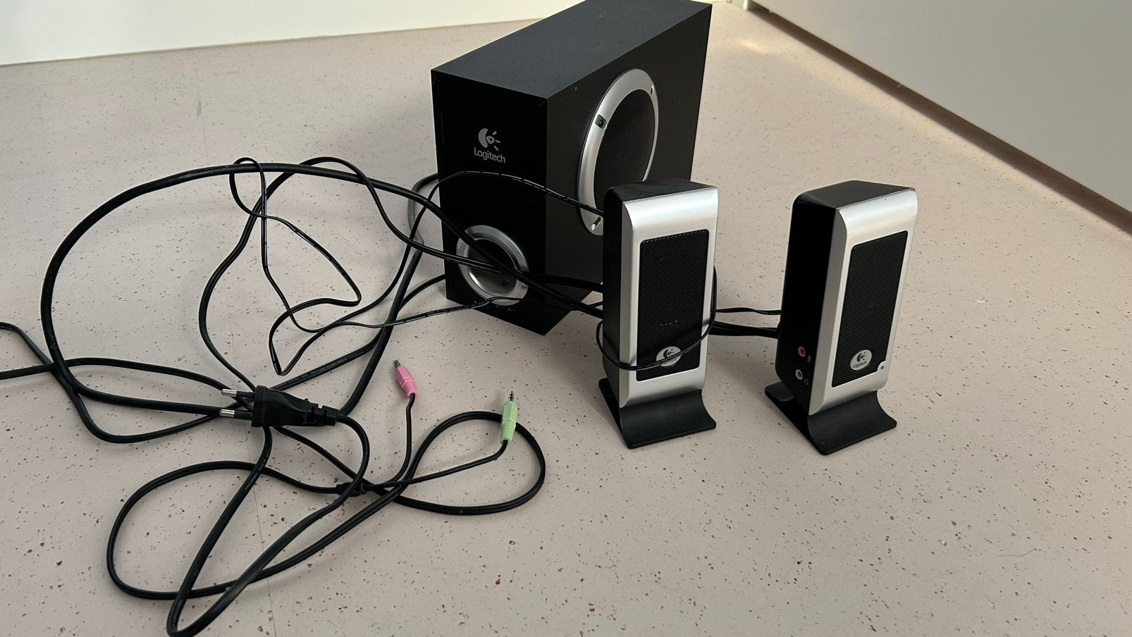Logitech 2.1 speakerset met subwoofer S200, Ophalen of Verzenden, Gebruikt, Audiokanaal 2.1