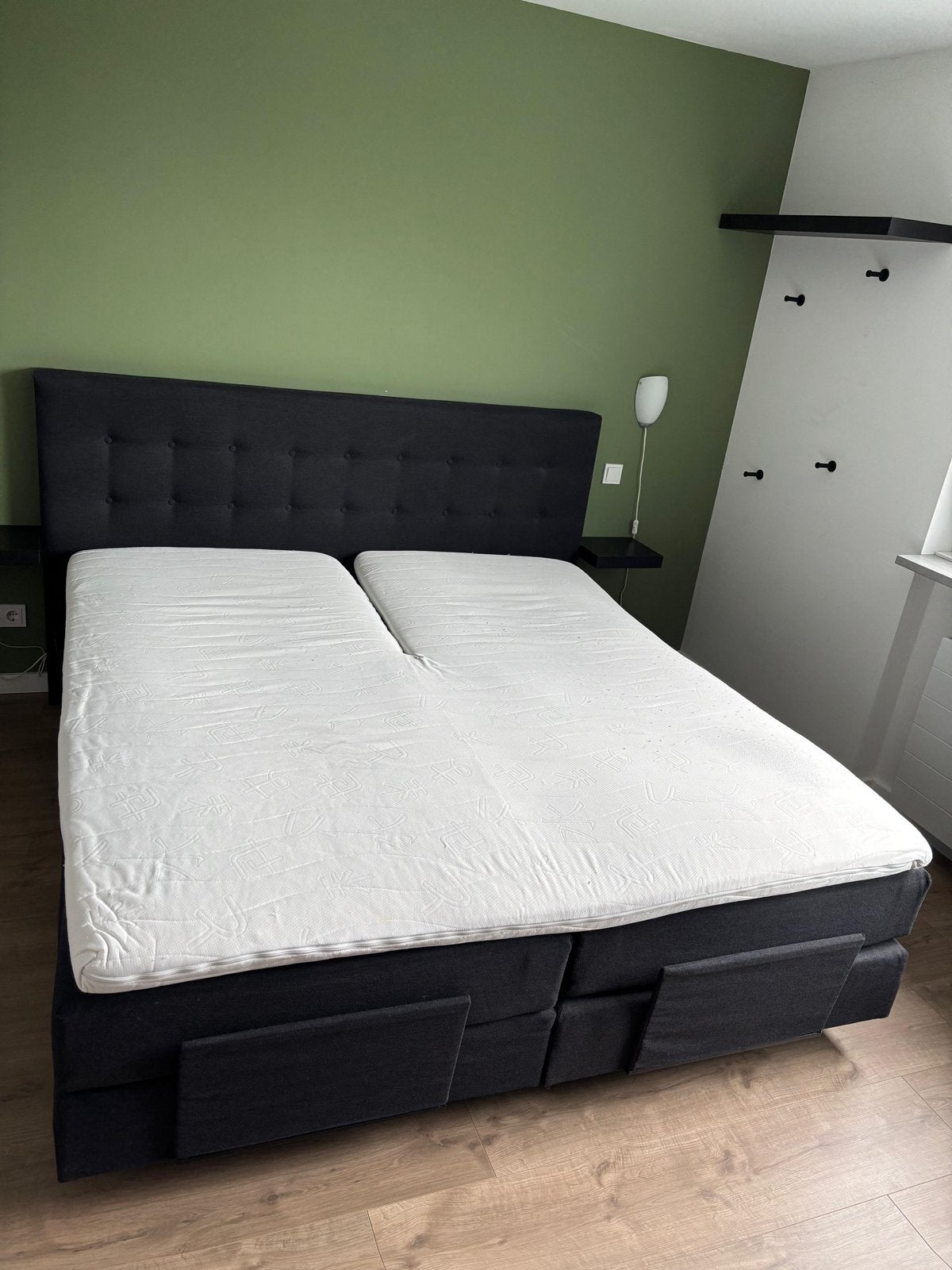 Verstelbaar tweepersoons boxspring bed met afstandsbediening, Ophalen, Verstelbaar, Tweepersoons, Zo goed als nieuw