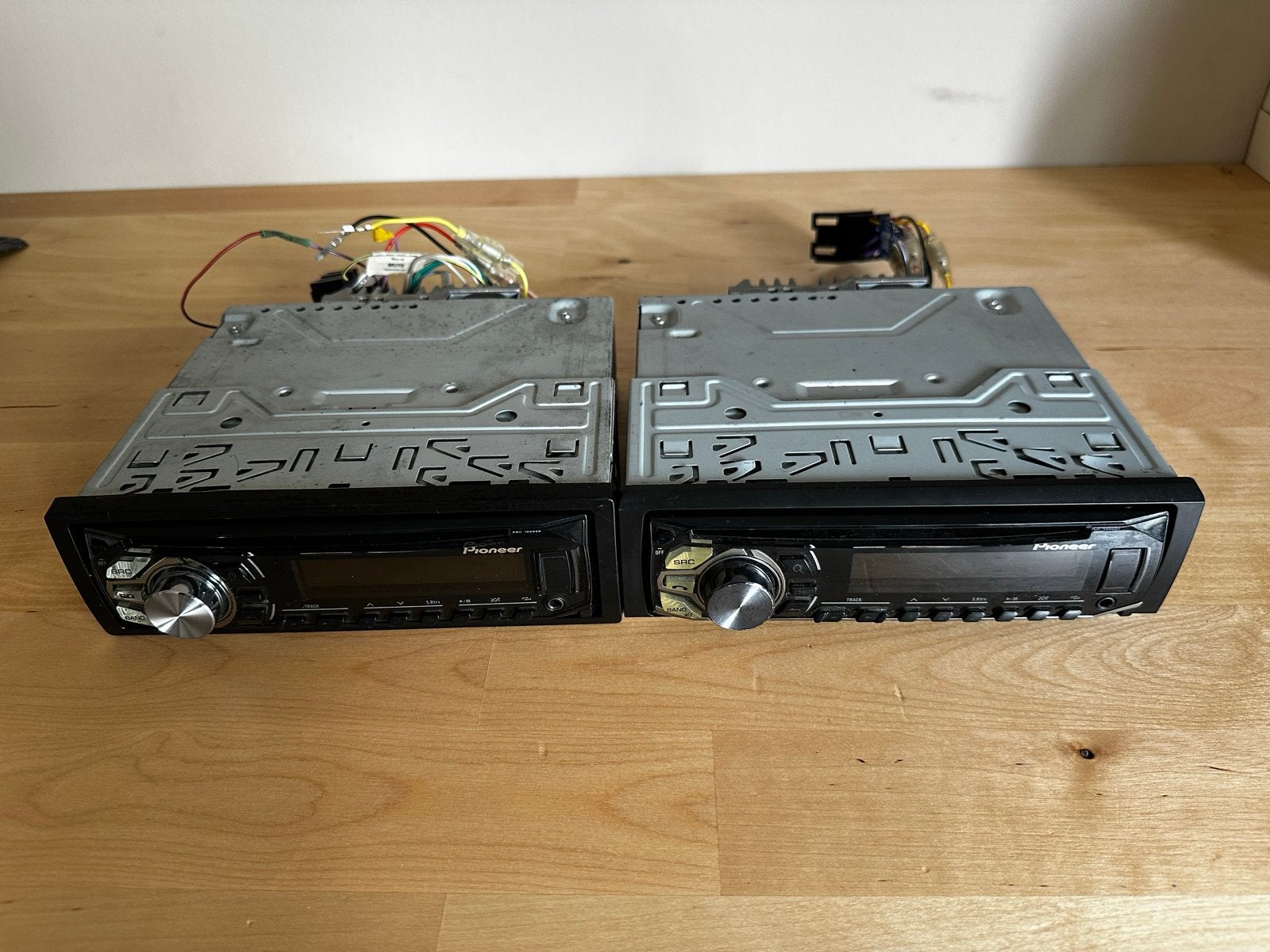 Pioneer DEH-1600UB en DEH-4600BT autoradio's, Ophalen, Gebruikt