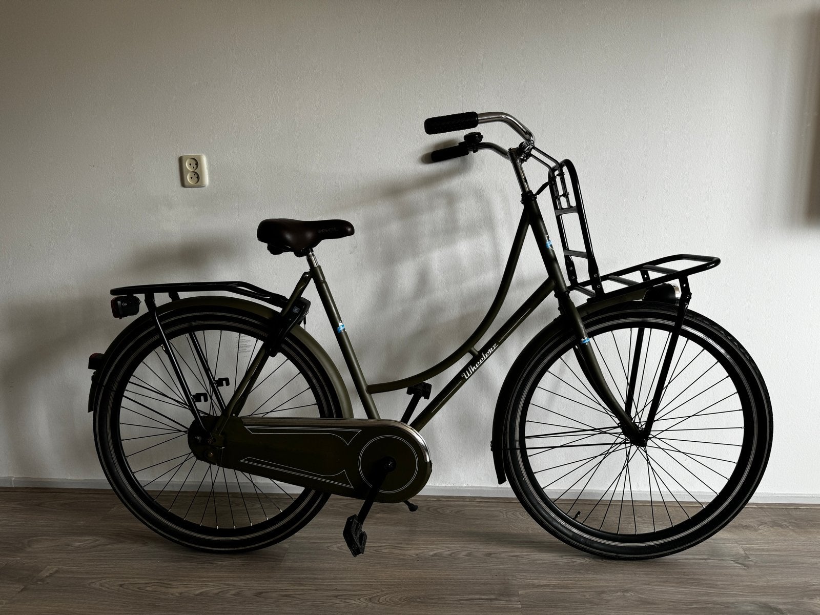 Damesfiets 28 inch, frame 57cm, werkende verlichting, ringsl, Fietsen en Brommers, Fietsen | Dames | Omafietsen, 56 cm of meer