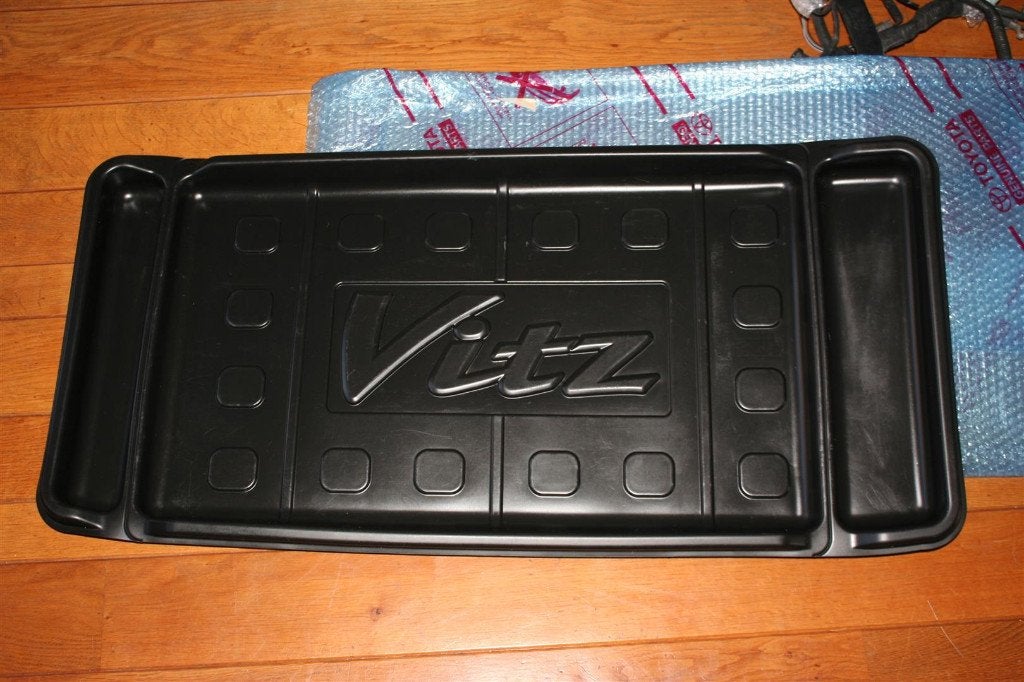 Toyota Yaris / Vitz P90 kofferbak beschermer kofferbakmat, Ophalen, Gebruikt