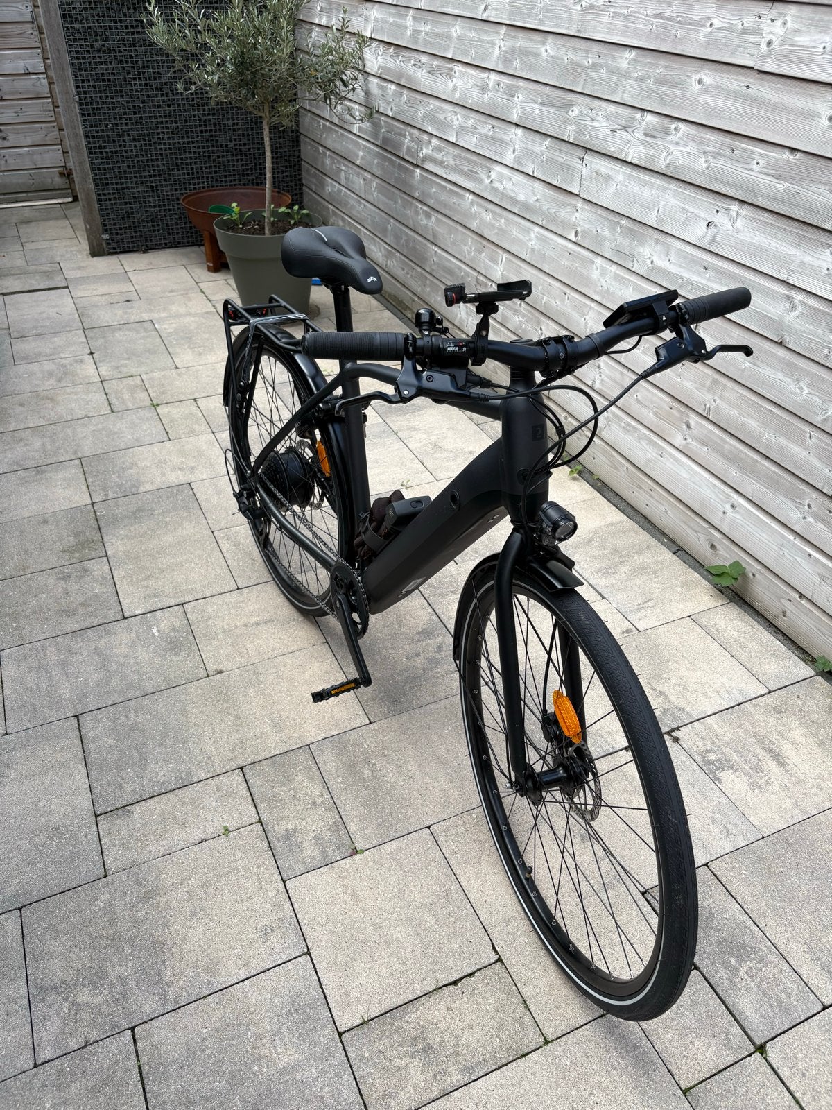 Elops LD 500E Hoog Frame Elektrische Stadsfiets, Zo goed als nieuw, 50 km per accu of meer, 55 tot 59 cm, Ophalen