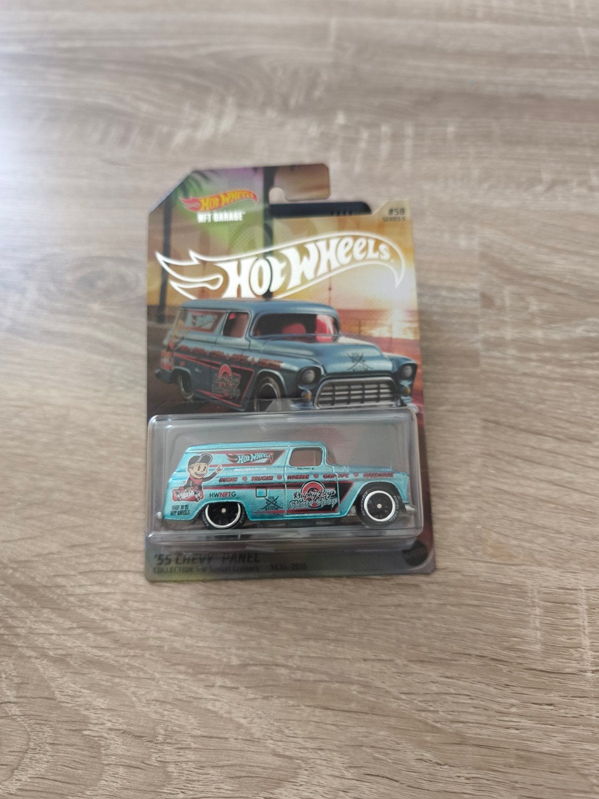 Hot Wheels NFT Garage '55 Chevy Panel, Hobby en Vrije tijd, Modelbouw | Auto's en Voertuigen, Overige merken, Auto, Groter dan 1:32