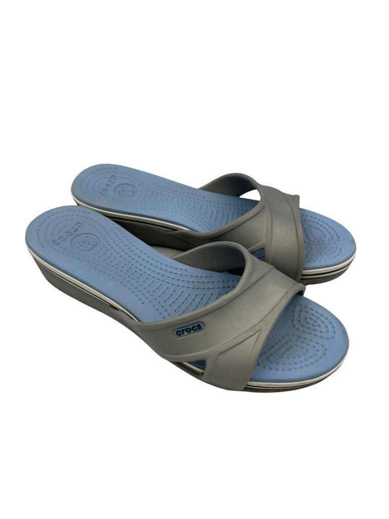 Crocs slippers 39, Kleding | Dames, Schoenen, Nieuw, Ophalen of Verzenden, Grijs