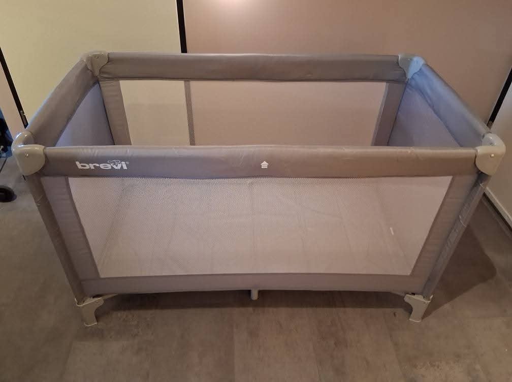 Brevi opvouwbare campingbedje met matras, Ophalen, Nieuw, Rechthoekig