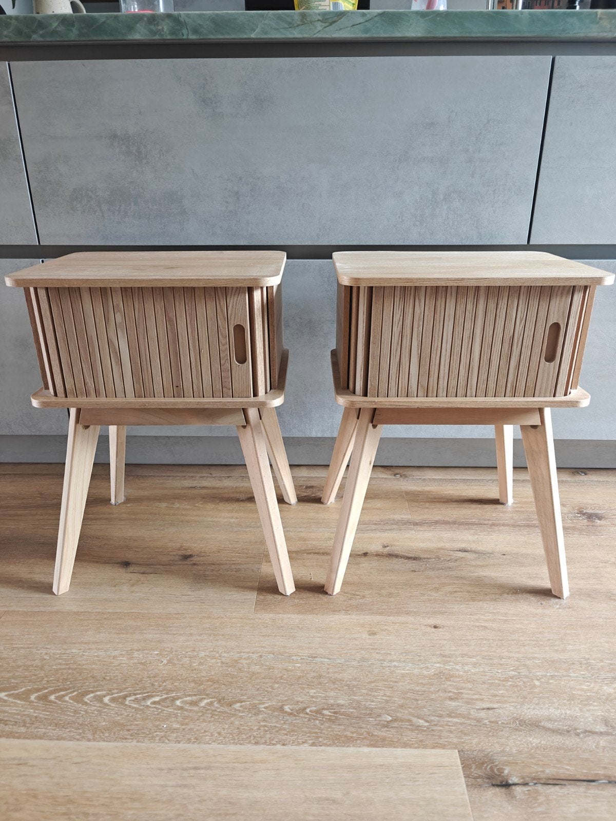 Set van 2 nachtkastjes, Huis en Inrichting, Ophalen, Zo goed als nieuw, Hout, Minder dan 45 cm