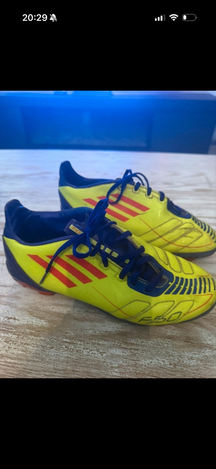Adidas Predator voetbalschoenen - Geel/Blauw, Gebruikt, Maat XS of kleiner, Schoenen, Ophalen of Verzenden
