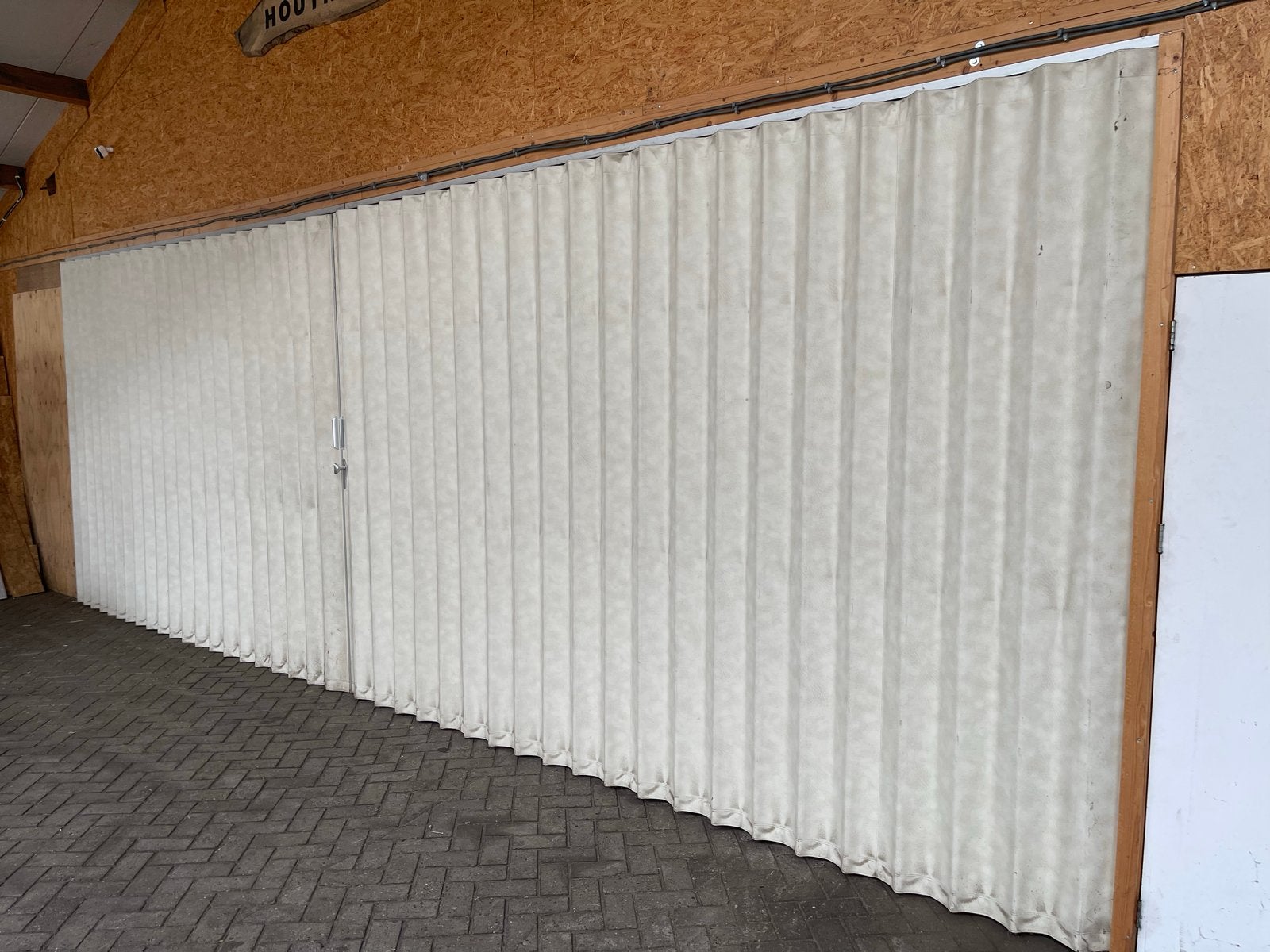 Grote vouwdeur / harmonica deur voor garage of werkplaats, Ophalen, Kunststof, Gebruikt, Overige typen