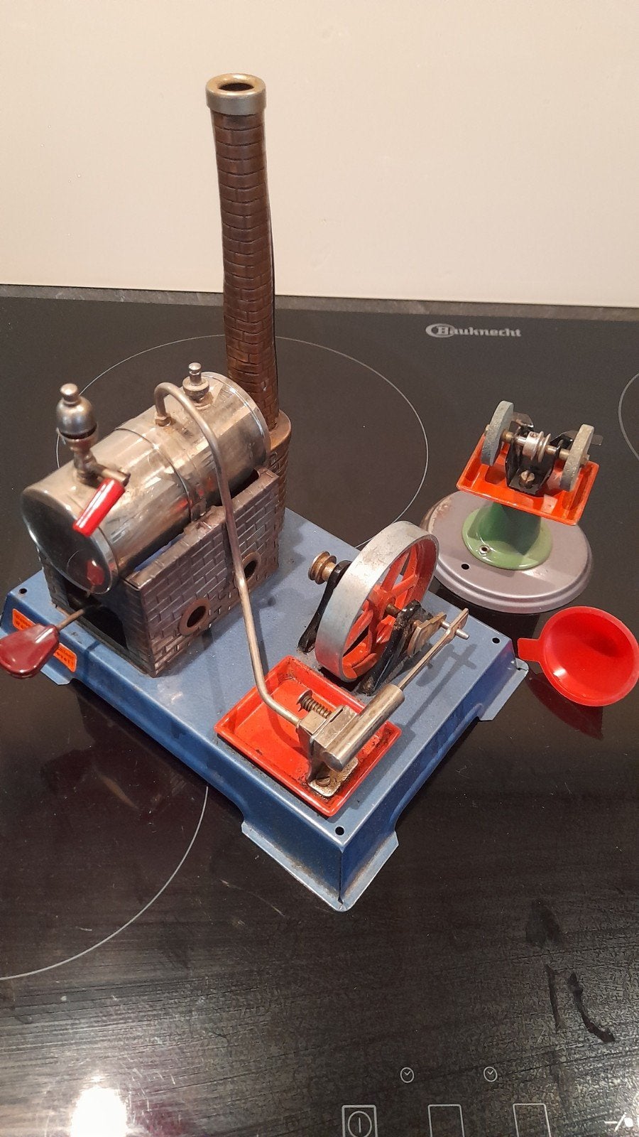 Wilesco D5 Stoommachine met slijpmachine en vultrechter, Ophalen of Verzenden, Gebruikt, Jongen of Meisje