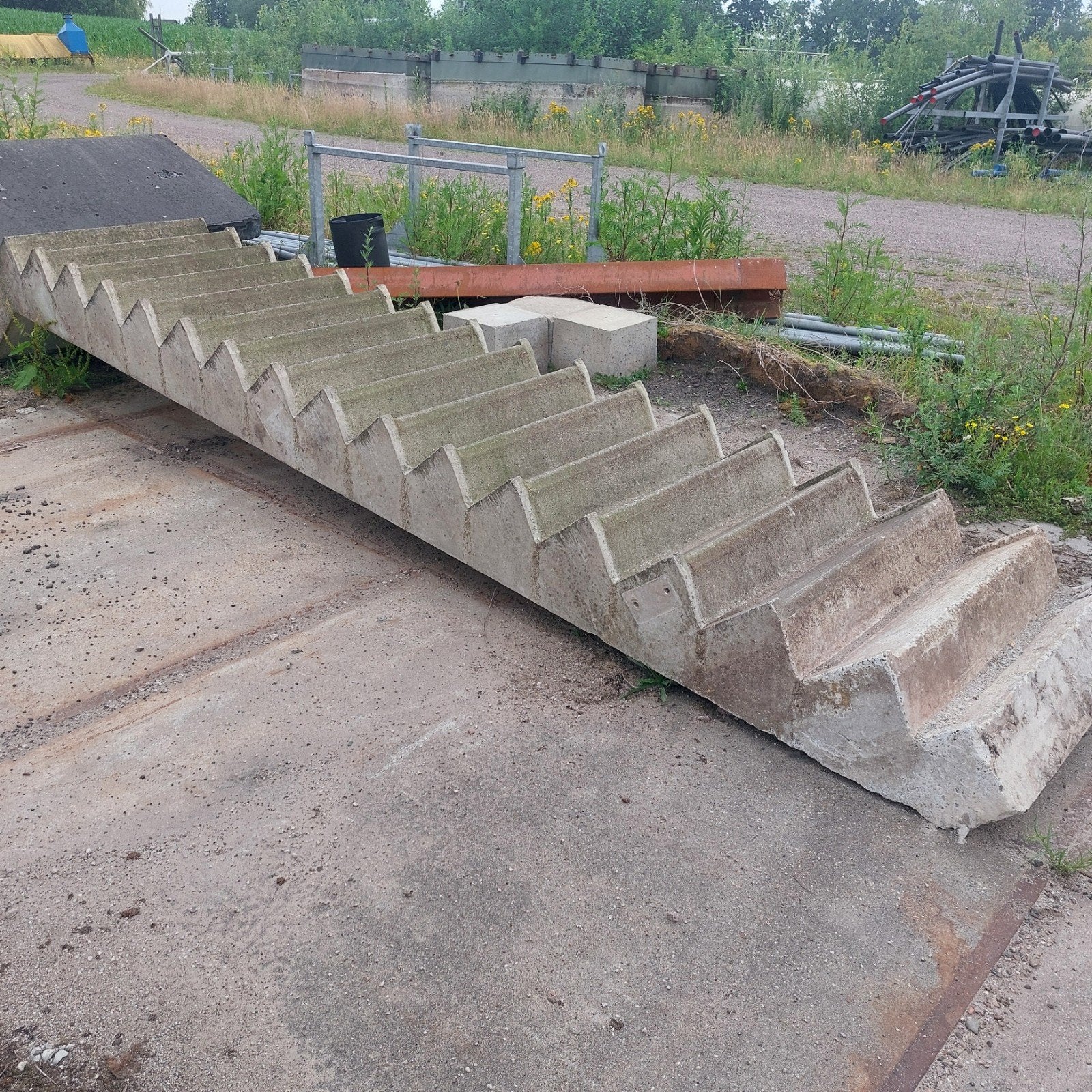 Betonnen trappen, Ophalen