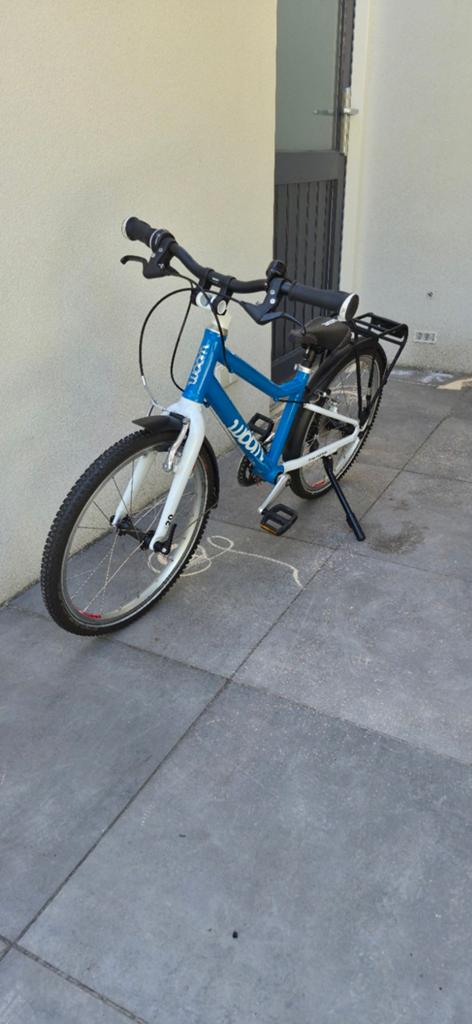 Woom 4 kinderfiets - Blauw/Wit - 20 inch, Ophalen, Gebruikt, 20 inch of meer