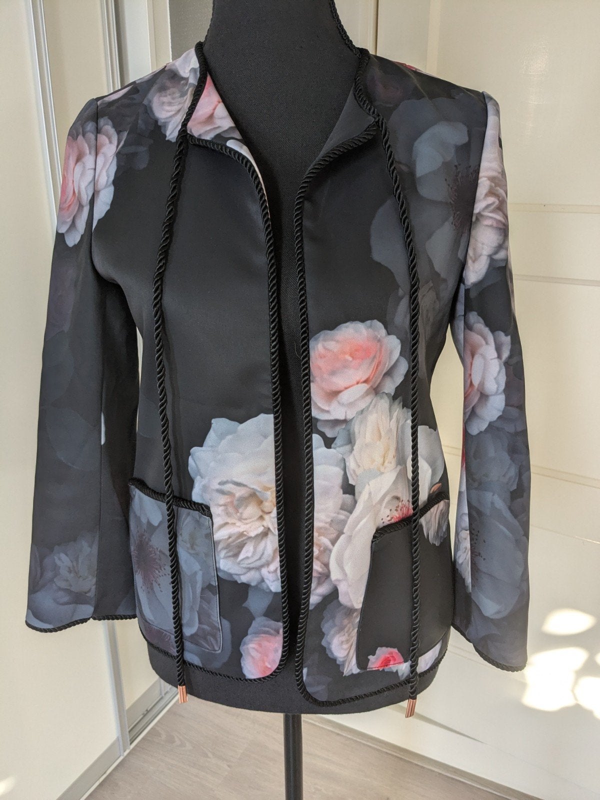 Ted Baker London Bloemen Blazer - Maat 36 (S), Zwart, Ophalen of Verzenden, Zo goed als nieuw, Maat 36 (S)