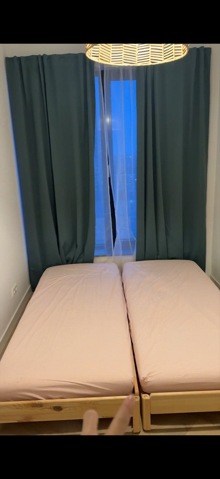 IKEA UTÅKER stapelbed met 2 matrassen en matrasbeschermers, Ophalen, Verstelbaar, Zo goed als nieuw, 80 cm
