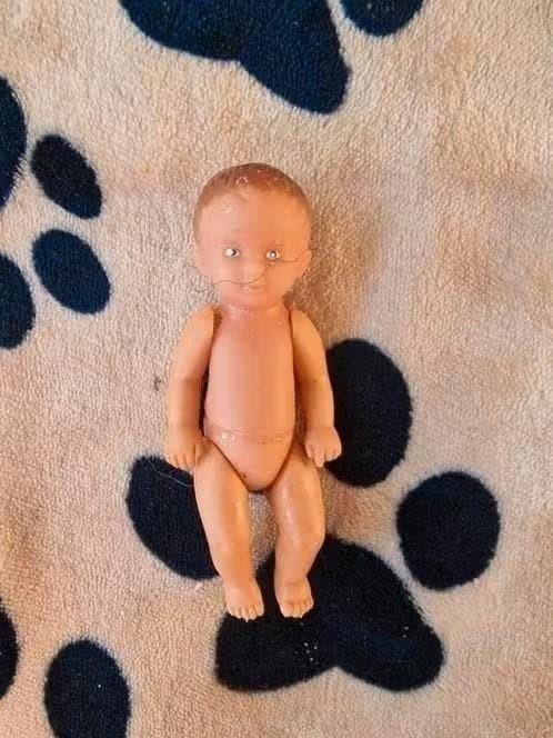 oud rubberen popje baby 9 cm, Ophalen of Verzenden, Popje