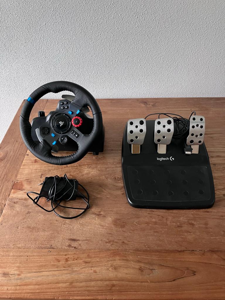 Logitech G29 Driving Force Racestuur met Pedalen, Ophalen, Racestuur, Force feedback, Zo goed als nieuw