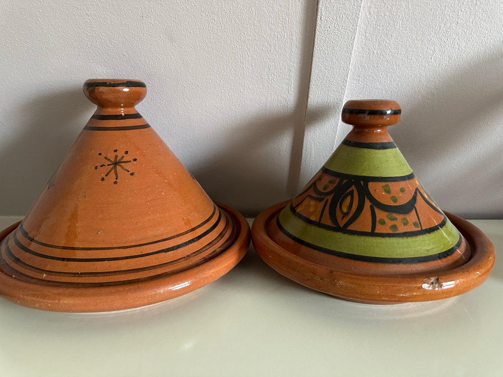 Set van 2 Marokkaanse Tajines - Handgemaakt Aardewerk, Overige typen, Nieuw, Ophalen of Verzenden, Steen/keramiek