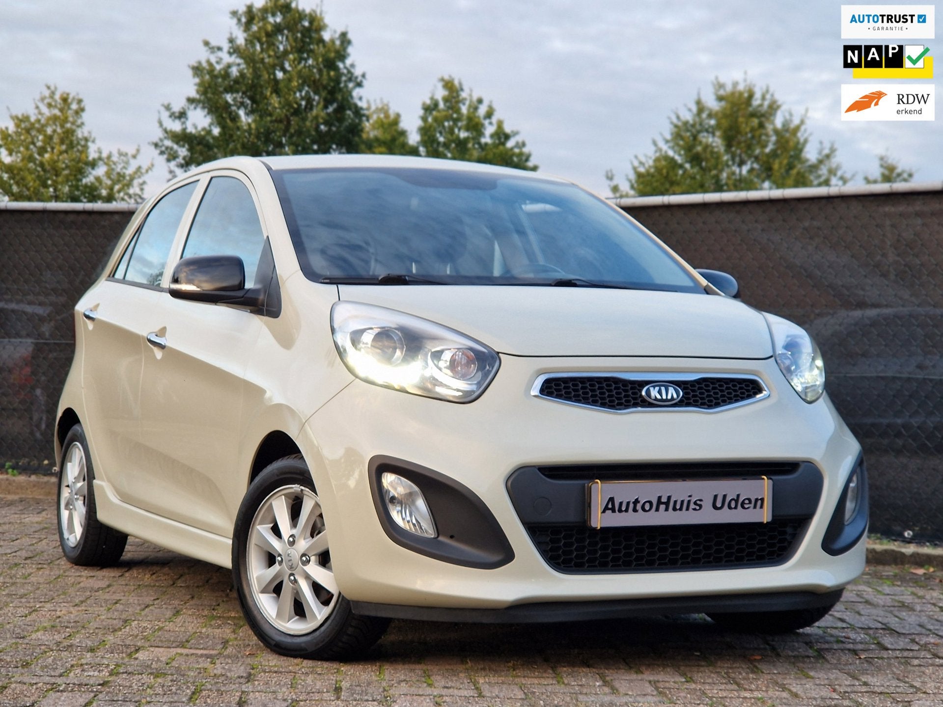 Kia Picanto 1.0 CVVT Super Pack*Clima*Keyless*Beige metallic, Auto's, Voorwielaandrijving, Euro 5, Gebruikt, Zwart