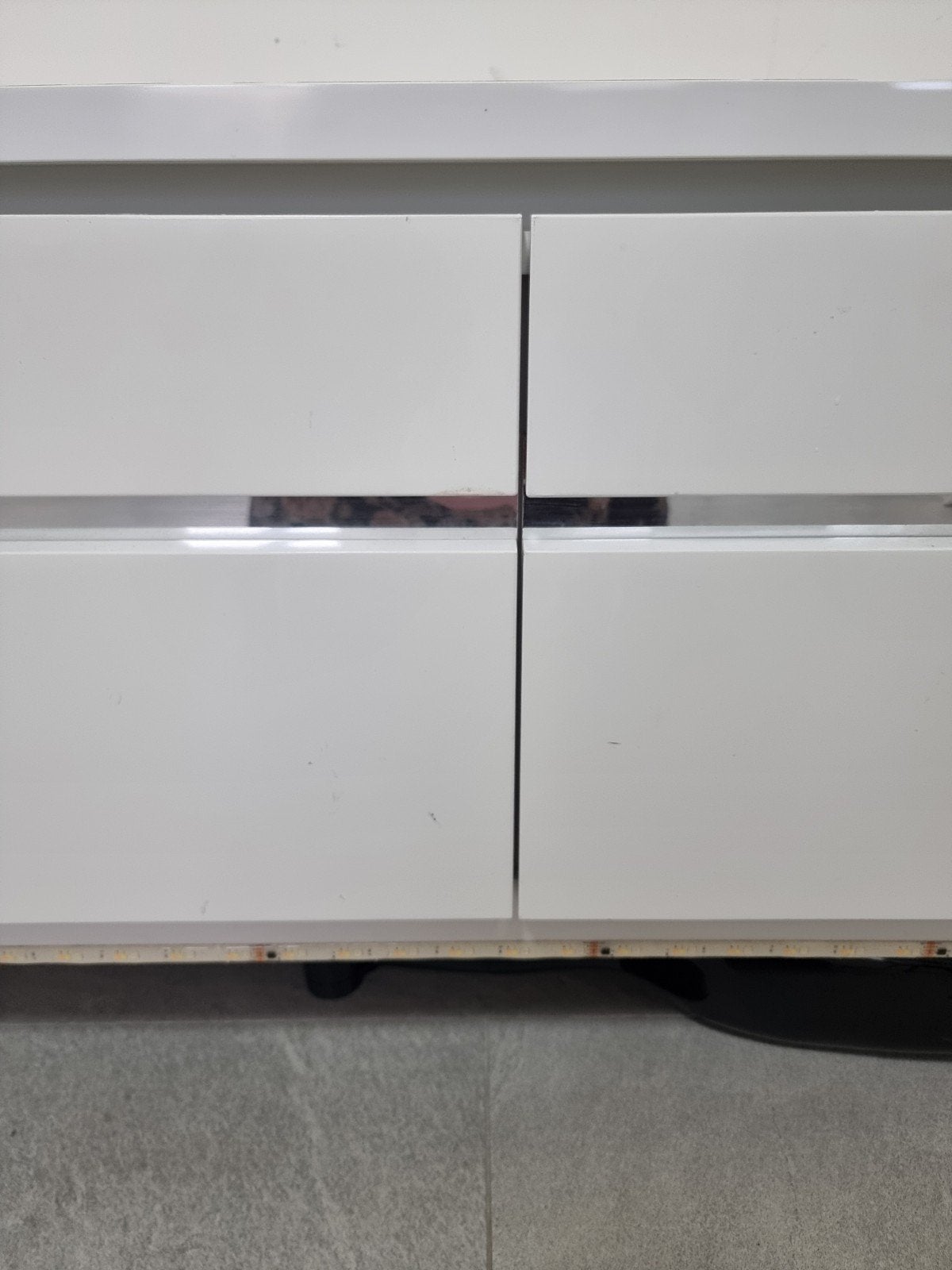 Witte TV Kast met Verlichting en Opbergruimte, Ophalen, Overige materialen, Gebruikt, 200 cm of meer