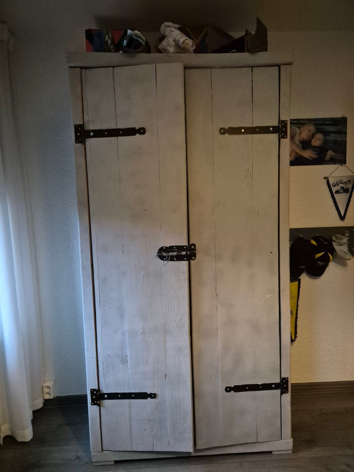 Zelfgemaakte kast en 1 persoonsbed, Ophalen, Gebruikt, Eenpersoons