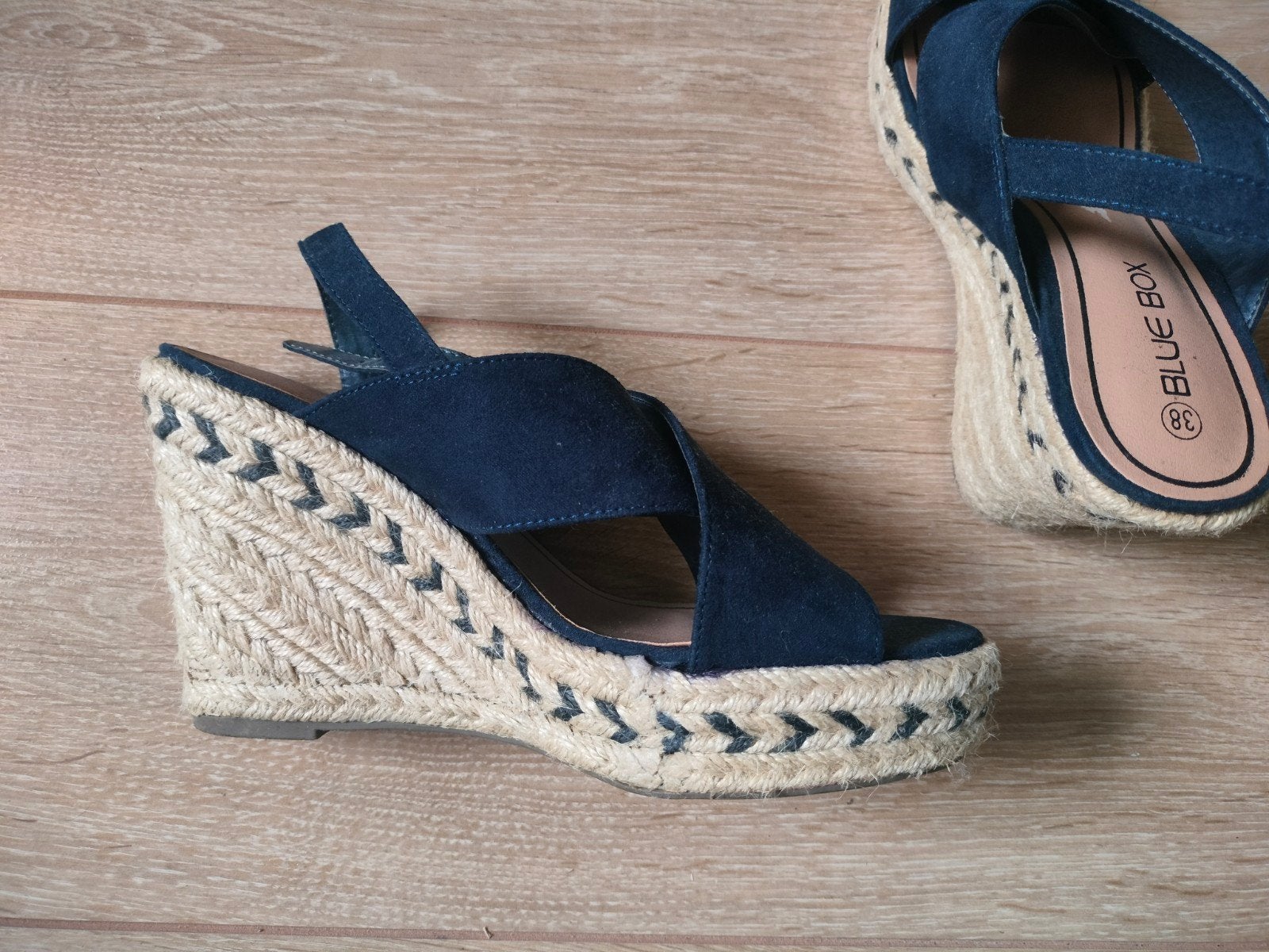 Blue Box maat 38 espadrilles, donkerblauw met elastiek, Blauw, Ophalen of Verzenden, Zo goed als nieuw, Espadrilles of Moccasins