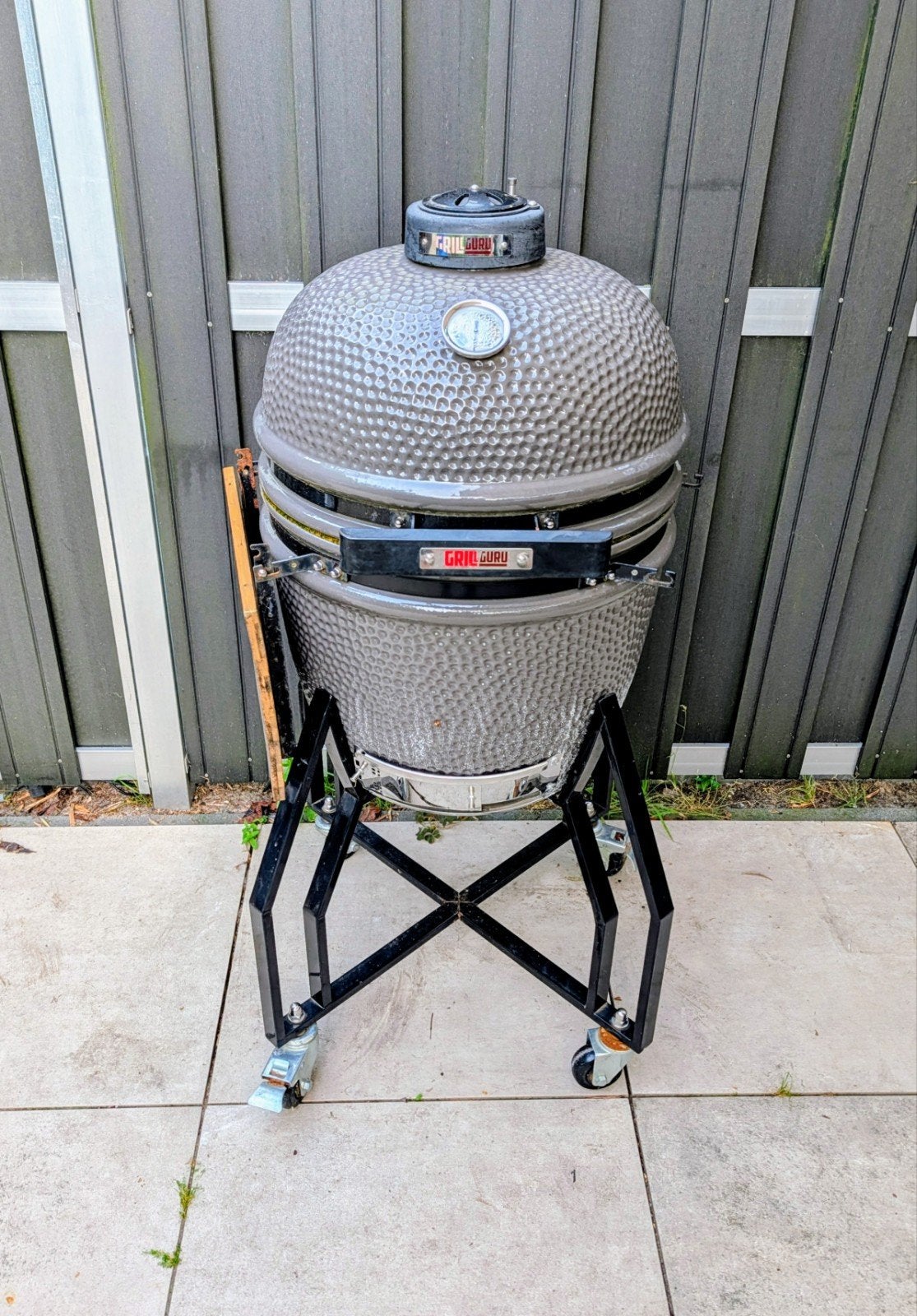 Grill Guru Kamado Medium BBQ - Direct bezorgen mogelijk, Tuin en Terras, Barbecue-accessoires, Ophalen of Verzenden, Zo goed als nieuw