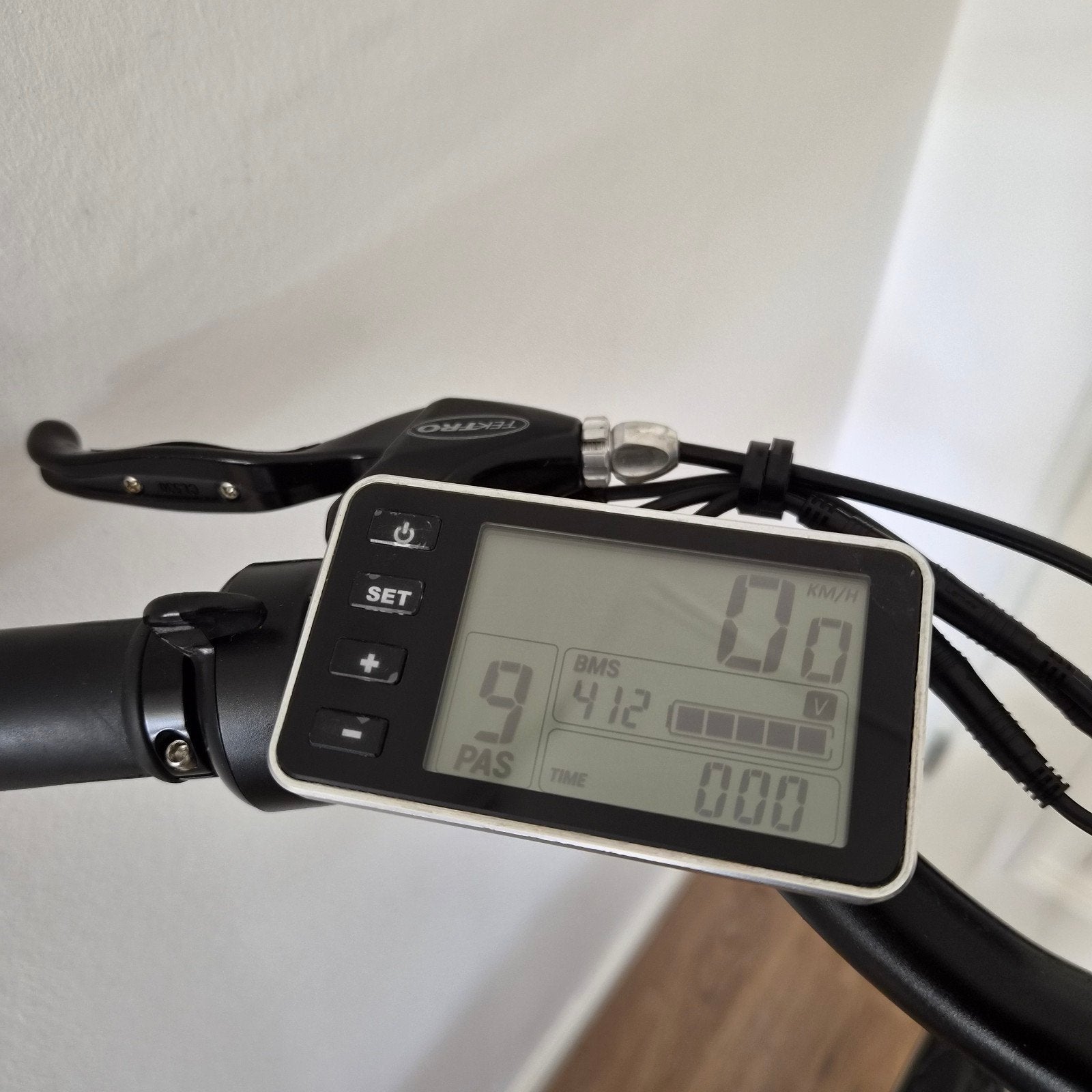 Foto 13 van 2x Z.G.A.N Lacros S200 elektrische vouwfietsen 15AH (20inch)