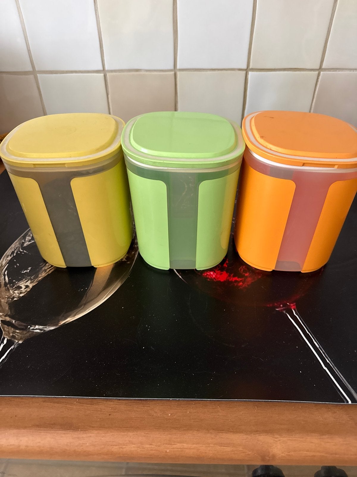 Tupperware bewaarbussen set van 3 - geel, groen, oranje, Gebruikt, Geel, Luchtdicht, Ophalen of Verzenden