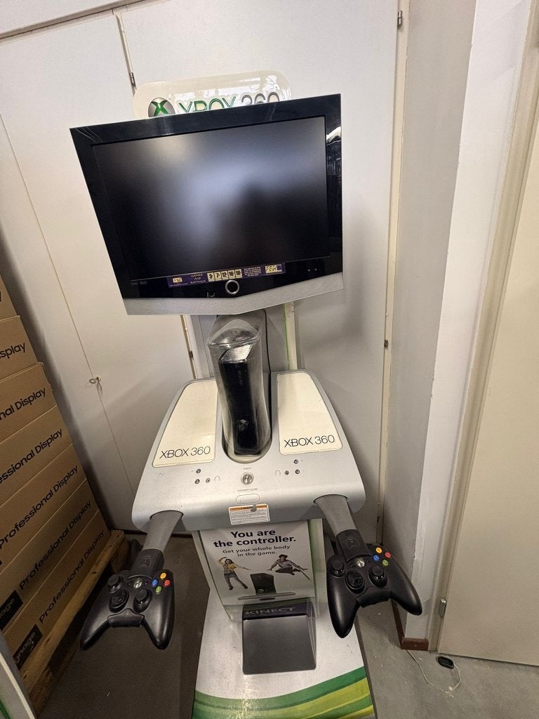 2x Originele Xbox 360 Kiosk / Demo Pod. Werkend + Sleutels!, Xbox 360, Gebruikt, Vanaf 18 jaar, Overige genres