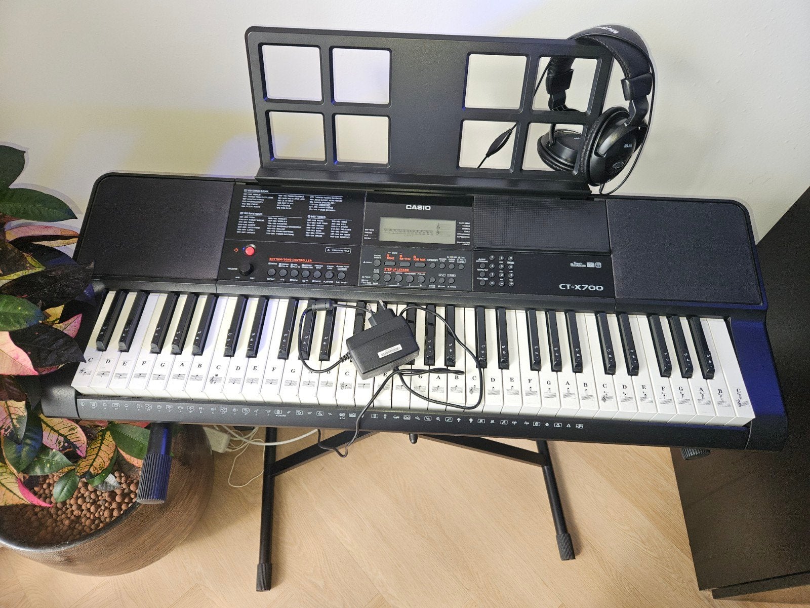 Casio CT-X700 keyboard met accessoires, Ophalen, Casio, 61 toetsen, Zo goed als nieuw