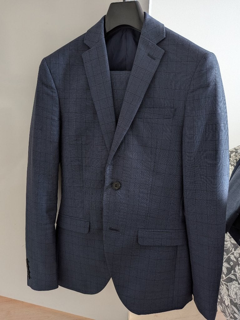 Te koop: marineblauw met ruiten pak, Ophalen of Verzenden, Zo goed als nieuw, Maat 46 (S) of kleiner, Blauw